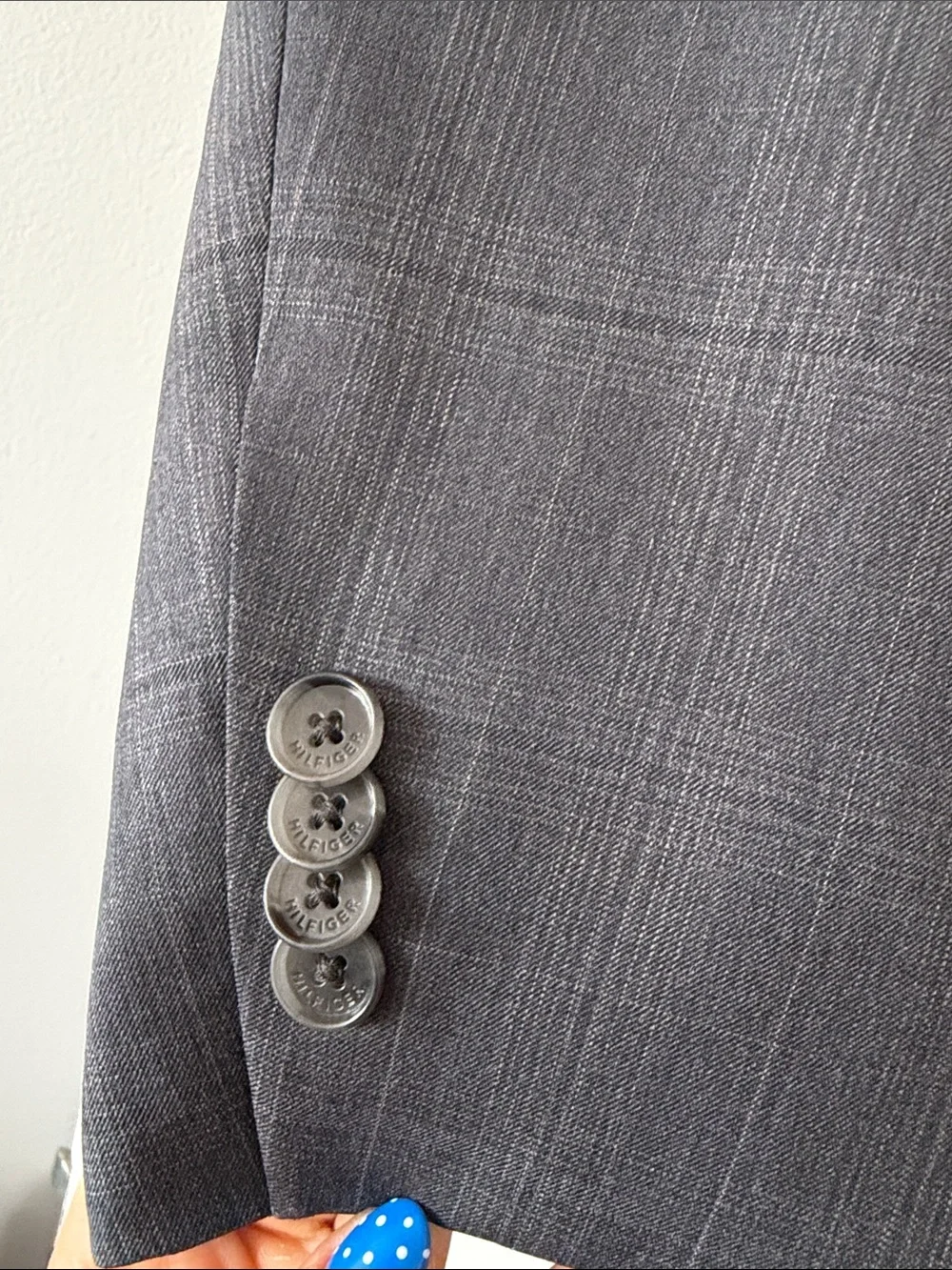Tommy Hilfiger Men's 100% Wool Suit Gray Plaid 2-Piece Blazer Pants Set Sz 34R